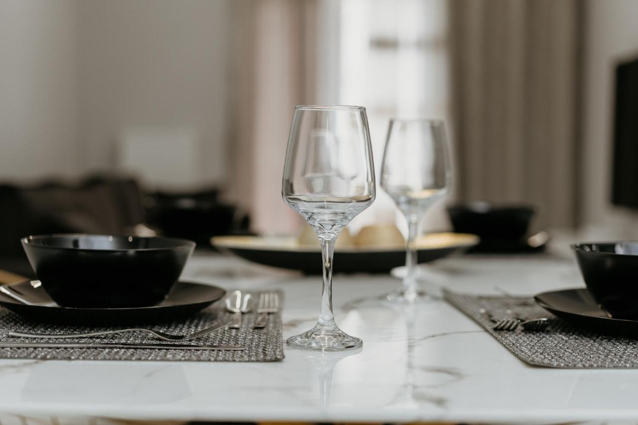 Db Premium Stay Apartments #Two Bedroom 테살로니키 외부 사진